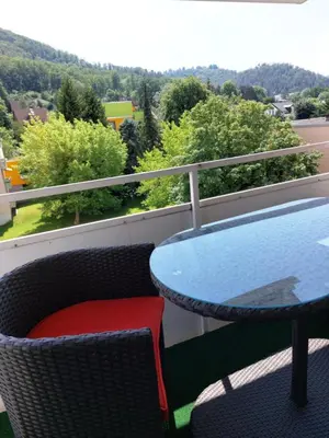Ein allgemeiner Bergblick oder ein Berglick von der Ferienwohnung aus