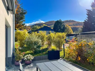 Ein allgemeiner Bergblick oder ein Berglick von der Ferienwohnung aus