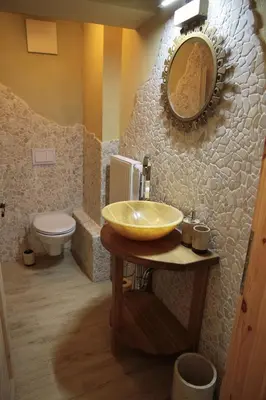 Ein Badezimmer in der Unterkunft Kristallhaus anno 1438
