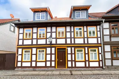 Das Gebäude in dem sich die Ferienwohnung befindet