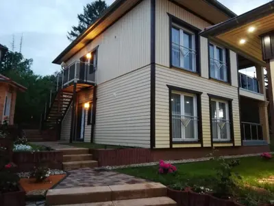 Das Gebäude in dem sich die Ferienwohnung befindet