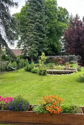 Ein Garten an der Unterkunft Ferienwohnung am Lehof