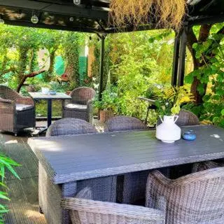 Ein Garten an der Unterkunft Hirsch-Apartment-5 Eulennest