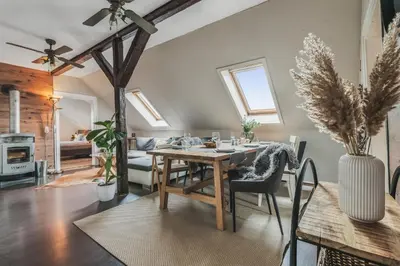 Ein Sitzbereich in der Unterkunft Hirsch-Apartment-5 Eulennest