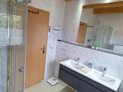 Ein Badezimmer in der Unterkunft Sonnenhof Haus 2 - OG