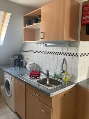 Küche/Küchenzeile in der Unterkunft Ferienwohnung Waldhöhe -sonniger Balkon-Boxspringbett-Ladestation E-Auto