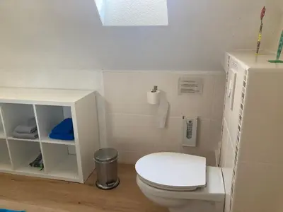 Ein Badezimmer in der Unterkunft Ferienwohnung Waldhöhe -sonniger Balkon-Boxspringbett-Ladestation E-Auto