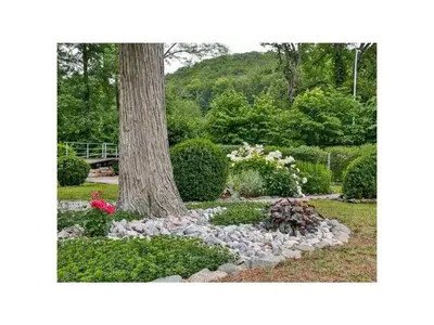 Ein Garten an der Unterkunft Naturgeist Comfortable holiday residence
