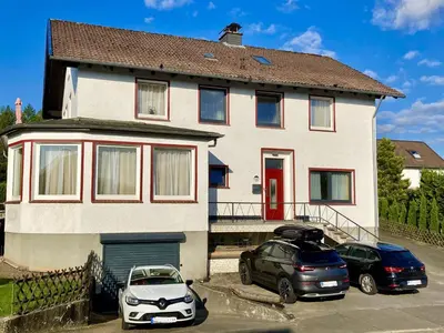 Das Gebäude in dem sich die Ferienwohnung befindet