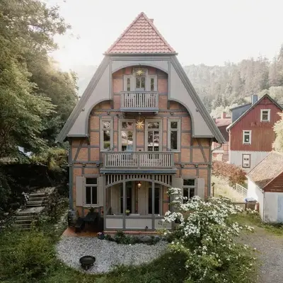Haus Wanderlust - Zwei Ferienwohnungen in einem Haus für bis zu 13 Personen - naturnah