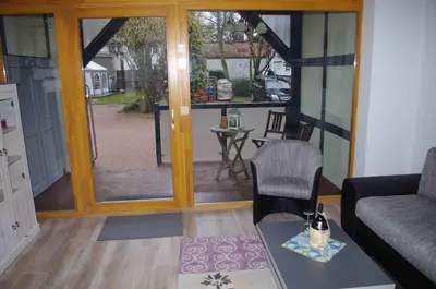 Ein Sitzbereich in der Unterkunft Ferienwohnung Sonneneck