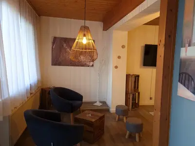 Ein Sitzbereich in der Unterkunft Ferienwohnung am Hotel 