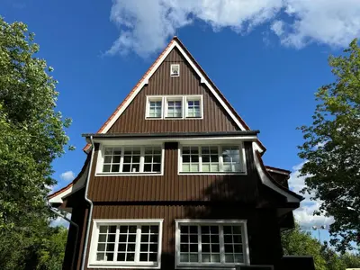 Das Gebäude in dem sich die Ferienwohnung befindet