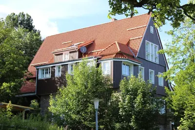 Das Gebäude in dem sich die Ferienwohnung befindet
