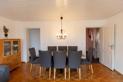 Ein Sitzbereich in der Unterkunft Ferienhaus WanderNest mit Sauna, Garten und Grill