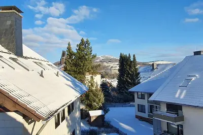 Ein allgemeiner Bergblick oder ein Berglick von der Ferienwohnung aus