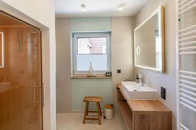 Ein Badezimmer in der Unterkunft Ferienwohnung Carla mit Sauna und Balkon