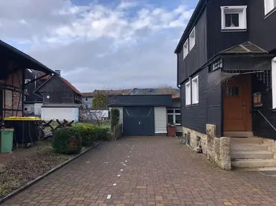 Das Gebäude in dem sich die Ferienwohnung befindet