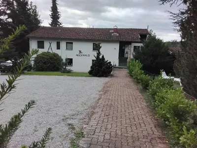 Das Gebäude in dem sich die Pension befindet