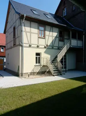 Das Gebäude in dem sich die Ferienwohnung befindet