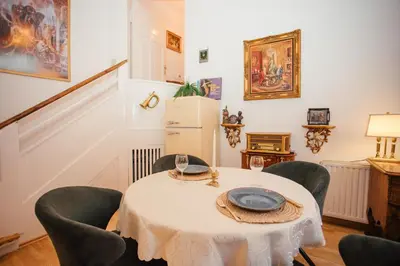 Ein Sitzbereich in der Unterkunft Kaiser-Wilhelm-Suite by Meis in Quedlinburg Zentral