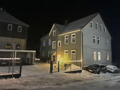 Das Gebäude in dem sich die Ferienwohnung befindet