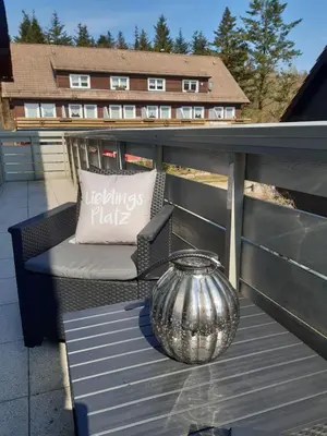 Ein Balkon oder eine Terrasse in der Unterkunft Kaminfeuer Hahnenklee - Ausblick bis zur Stabkirche