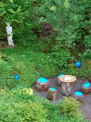 Ein Garten an der Unterkunft Frauenpension Arleta - Women only