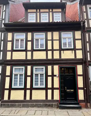 Das Gebäude in dem sich die Ferienwohnung befindet