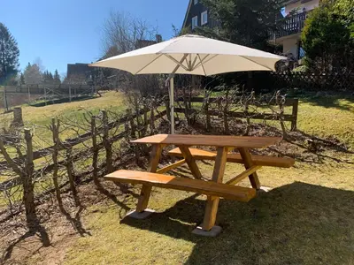 Ein Garten an der Unterkunft Jermerstein-Häuschen
