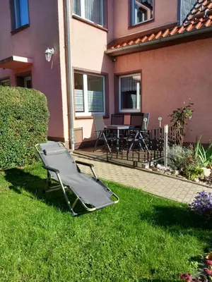 Ein Garten an der Unterkunft Oleander