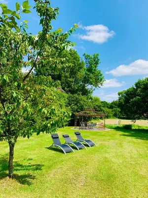 Ein Garten an der Unterkunft Jagdschloss Walkenried - Hotel Residenz