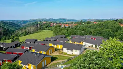 Ein allgemeiner Bergblick oder ein Berglick von des Ferienhauses aus