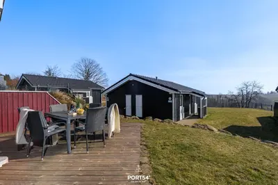 Das Gebäude in dem sich das Ferienhaus befindet