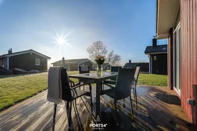 Das Gebäude in dem sich das Ferienhaus befindet