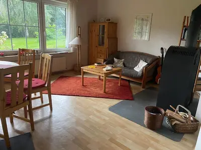 Ein Sitzbereich in der Unterkunft Rollstuhlgerechter Ferienbungalow in ruhiger Lage