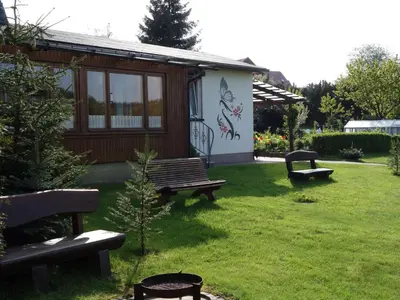 Ein Garten an der Unterkunft Nelius - Ferienhaus 1