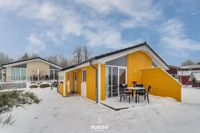 Das Gebäude in dem sich das Ferienhaus befindet