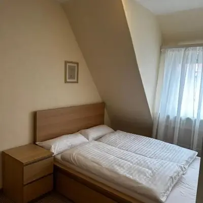 Apartment 19