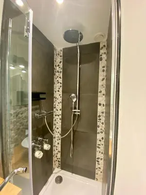 Ein Badezimmer in der Unterkunft Seeblickapp Kleine Auszeit, 5 Etage mit Balkon