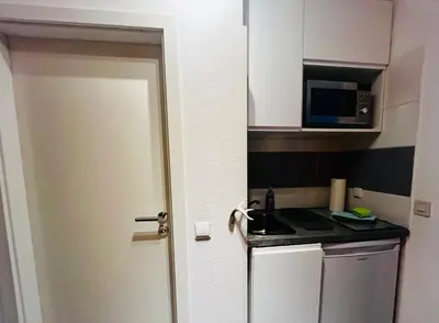 Küche/Küchenzeile in der Unterkunft Seeblickapp Kleine Auszeit, 5 Etage mit Balkon