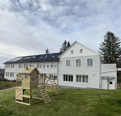 Das Gebäude in dem sich die Ferienwohnung befindet