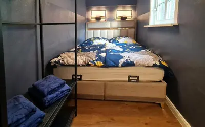 Ein Bett oder Betten in einem Zimmer der Unterkunft ArtHouse Goslar