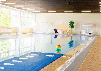Der Swimmingpool an oder in der Nähe von Apartment Süd-Panorama mit Pool & Sauna