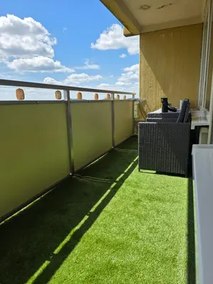Ein Balkon oder eine Terrasse in der Unterkunft Modernes Harz Studio Apartment Ferienwohnung über den Baumspitzen
