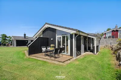 Das Gebäude in dem sich das Ferienhaus befindet