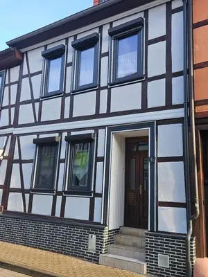 Das Gebäude in dem sich das Privatzimmer befindet