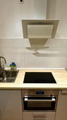 Küche/Küchenzeile in der Unterkunft Apartment Mauerblick in der Altstadt mit Smart TV Waschtrockner und voll ausgestatteter Küche