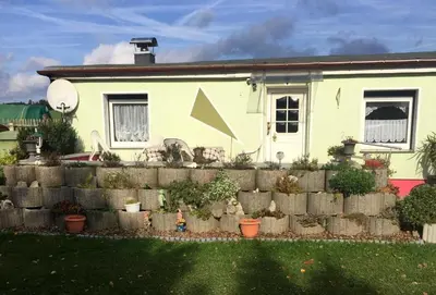Ein Garten an der Unterkunft FewoJunkernberg