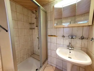 Ein Badezimmer in der Unterkunft FewoJunkernberg